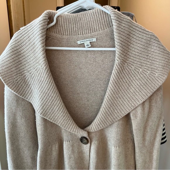 Banana Republic cardigan sweater - Picture 2 of 5